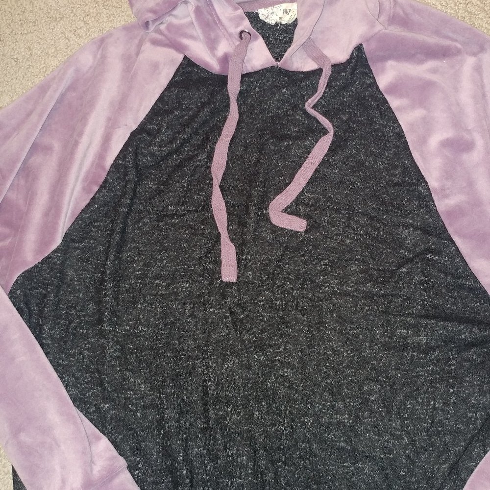 Juniors Pull Over Velvet Soft Hoodie S
